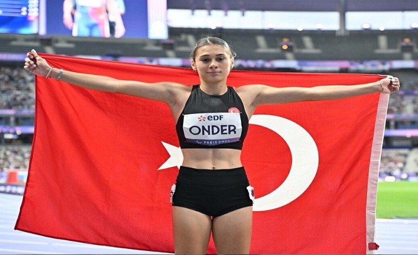 Milli para atlet Aysel Önder dünya rekoruyla altın madalya kazandı!